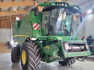 ماكينة حصادة دراسة John Deere S670