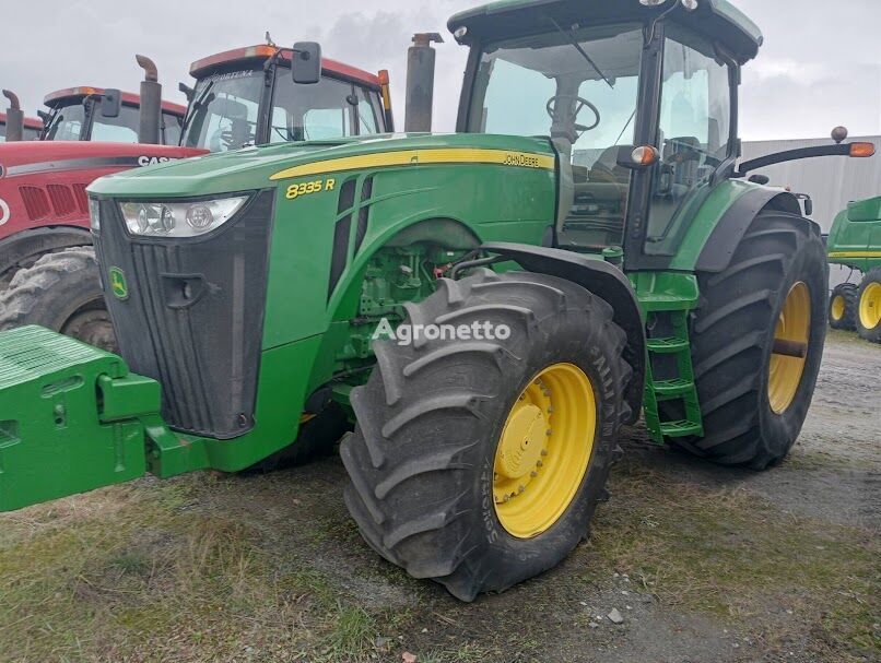 جرار بعجلات John Deere 8335R